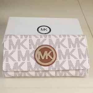 Michael Kors Fulton Flap Wallet